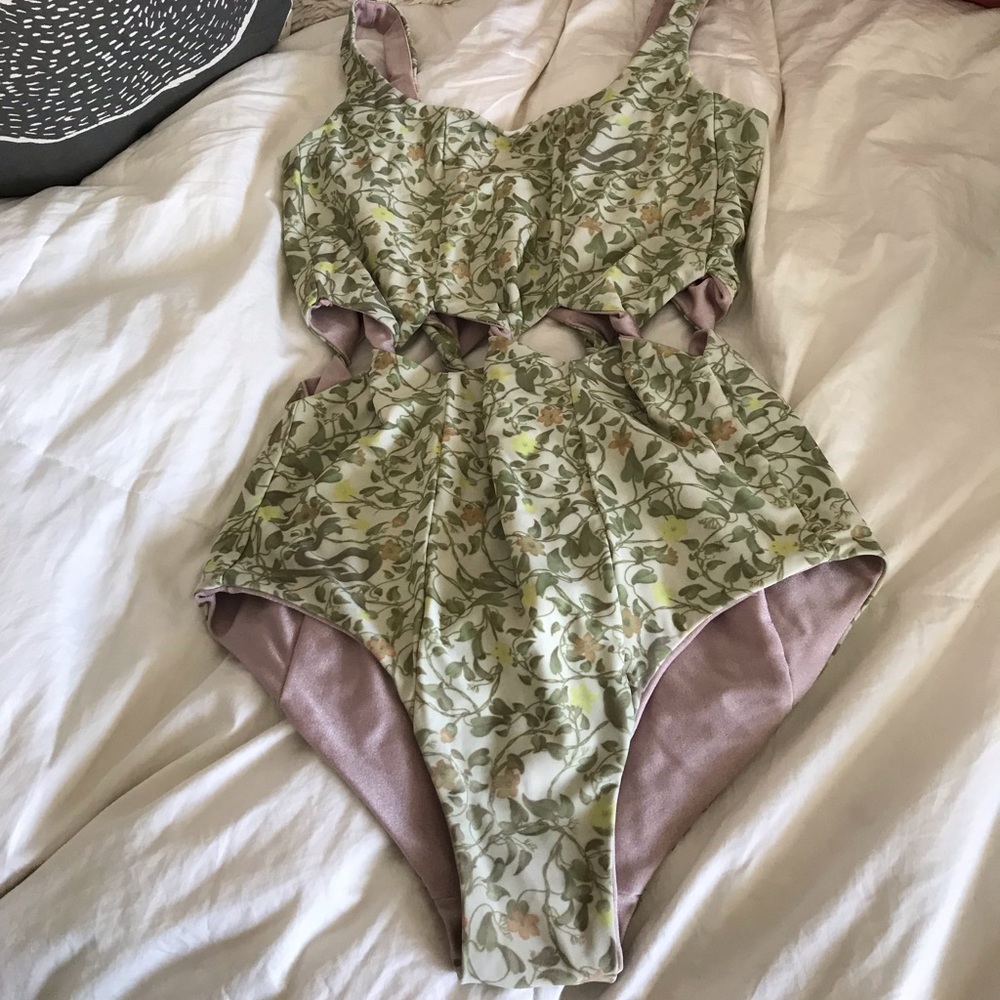 Samantha Pleet tabernacle bathing suit